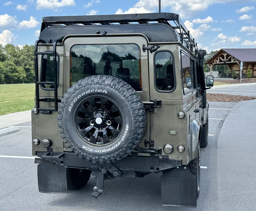 1996 Land Rover Defender 110 - Image 29 of 31