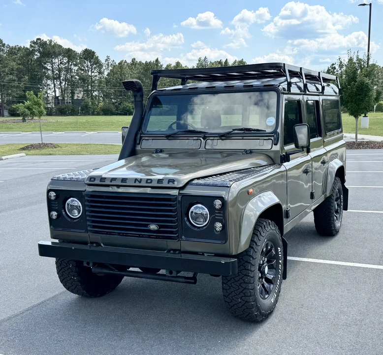 1996 Land Rover Defender 110 - Image 10 of 31