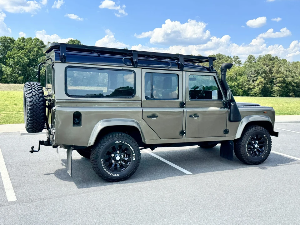 1996 Land Rover Defender 110 - Image 20 of 31