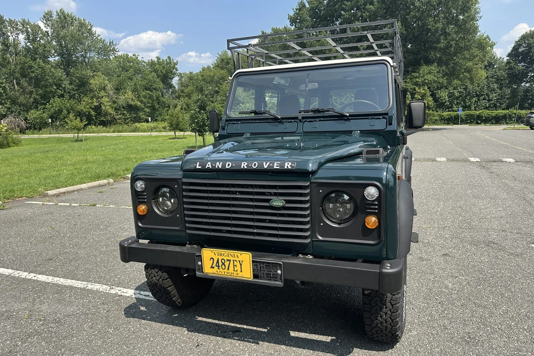 1996 Land Rover Defender 110 - Image 2 of 31