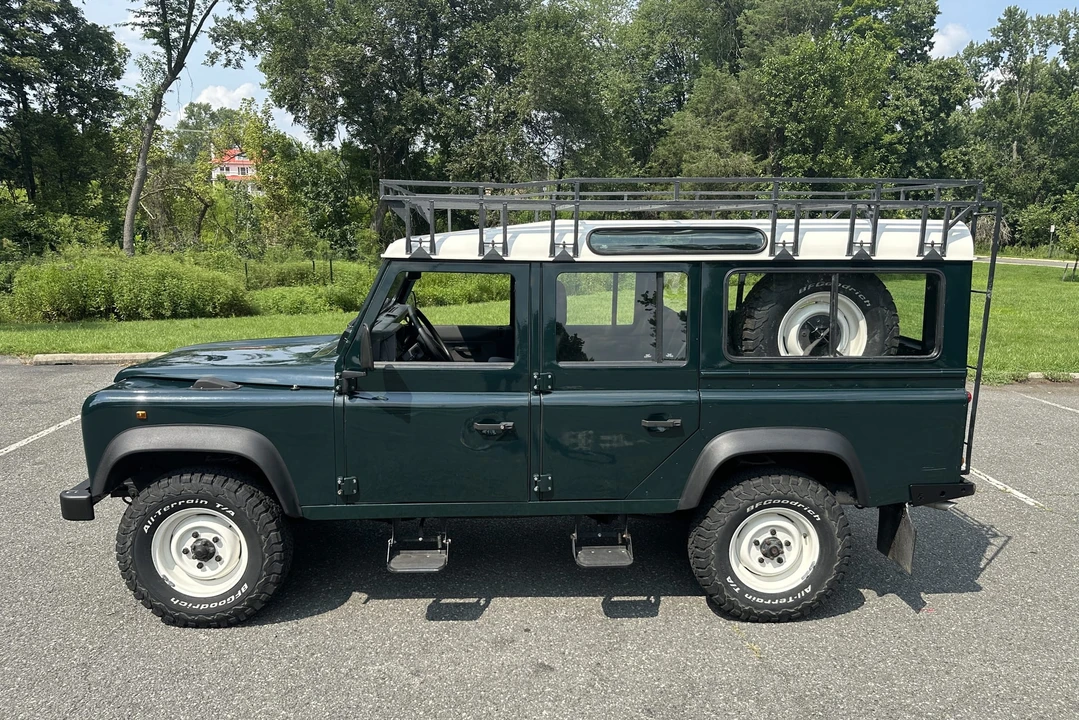1996 Land Rover Defender 110 - Image 11 of 31