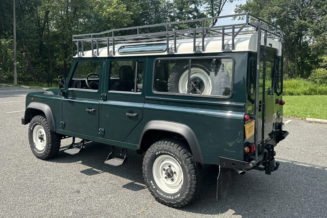 1996 Land Rover Defender 110 - Image 16 of 31