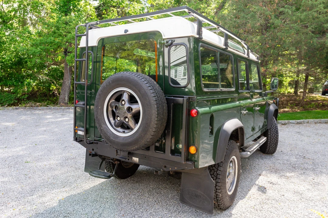 1996 Land Rover Defender 110 - Image 9 of 31