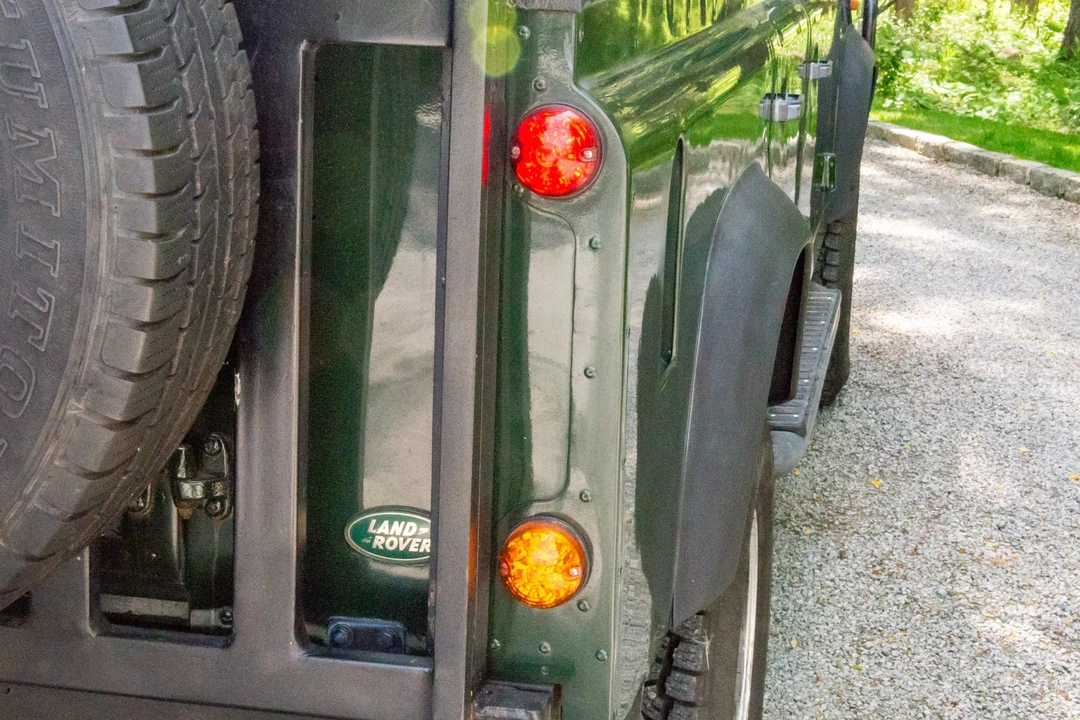 1996 Land Rover Defender 110 - Image 25 of 31