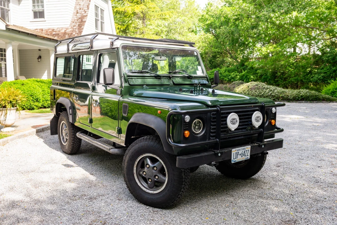 1996 Land Rover Defender 110 - Image 2 of 31