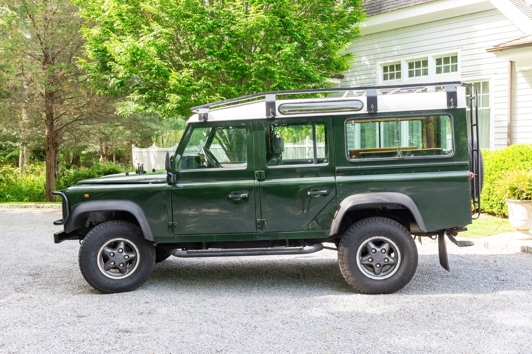 1996 Land Rover Defender 110 - Image 6 of 31