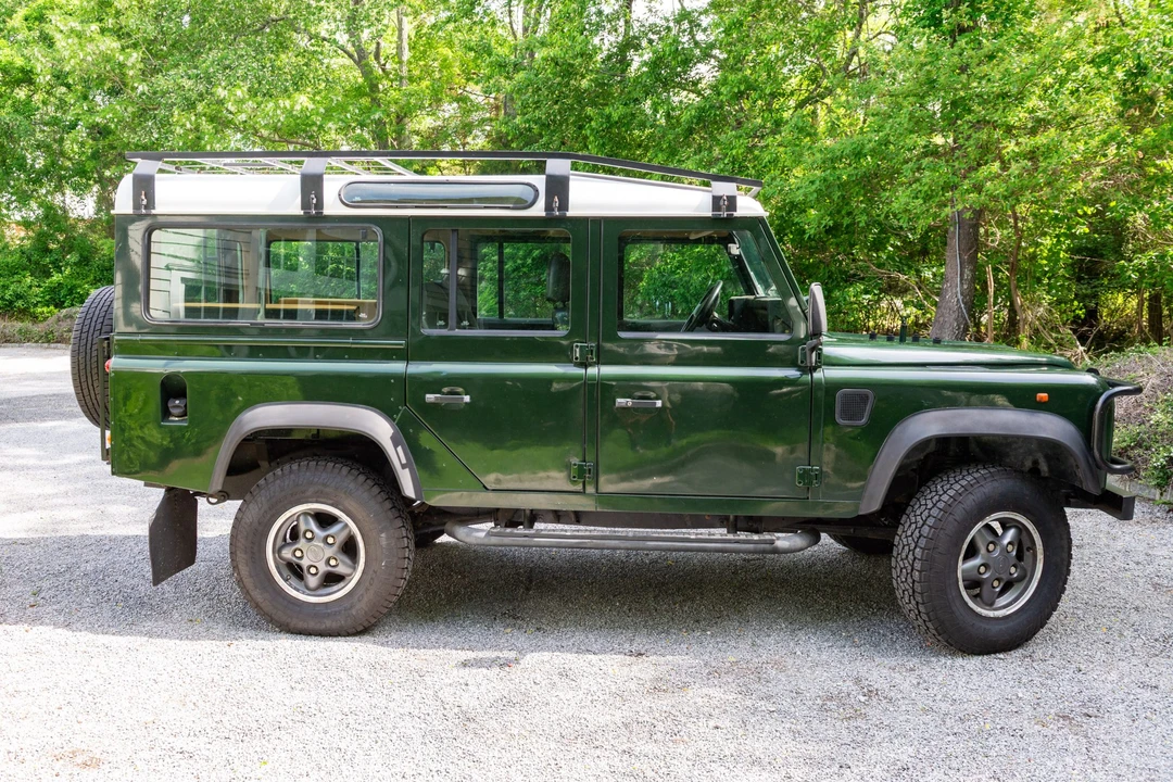 1996 Land Rover Defender 110 - Image 10 of 31