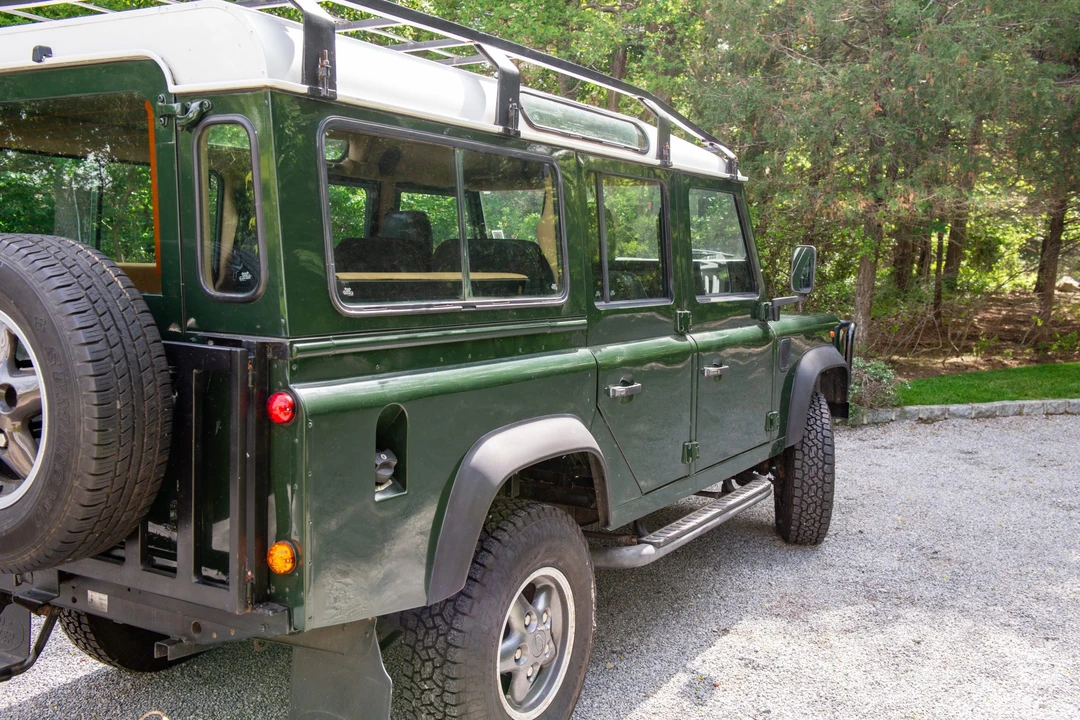 1996 Land Rover Defender 110 - Image 14 of 31