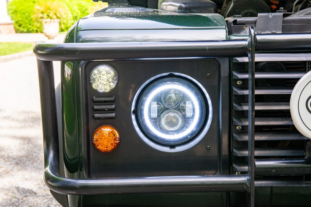 1996 Land Rover Defender 110 - Image 19 of 31