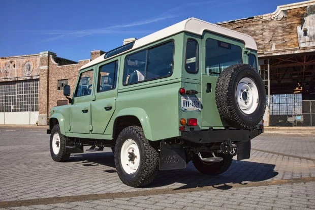 1996 Land Rover Defender 110 - Image 2 of 7