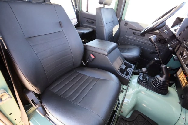1996 Land Rover Defender 110 - Image 4 of 7