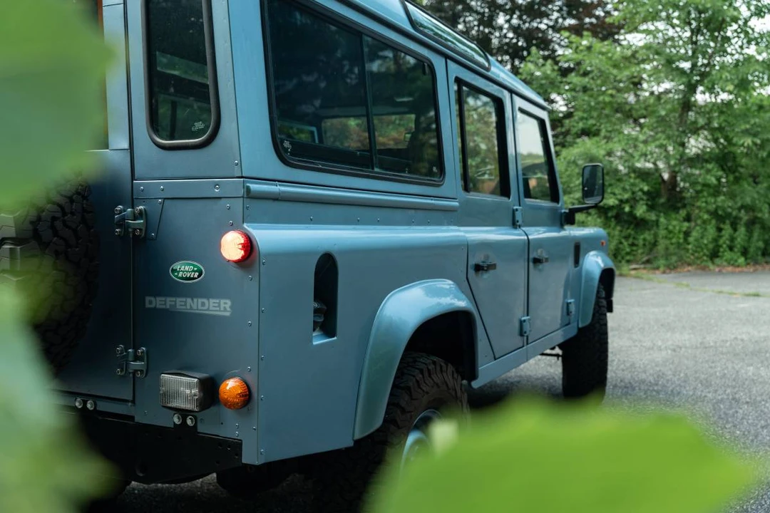 1996 Land Rover Defender 110 - Image 3 of 22
