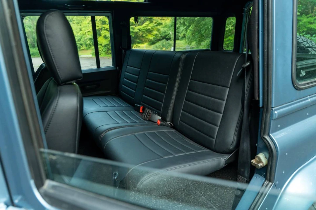 1996 Land Rover Defender 110 - Image 17 of 22
