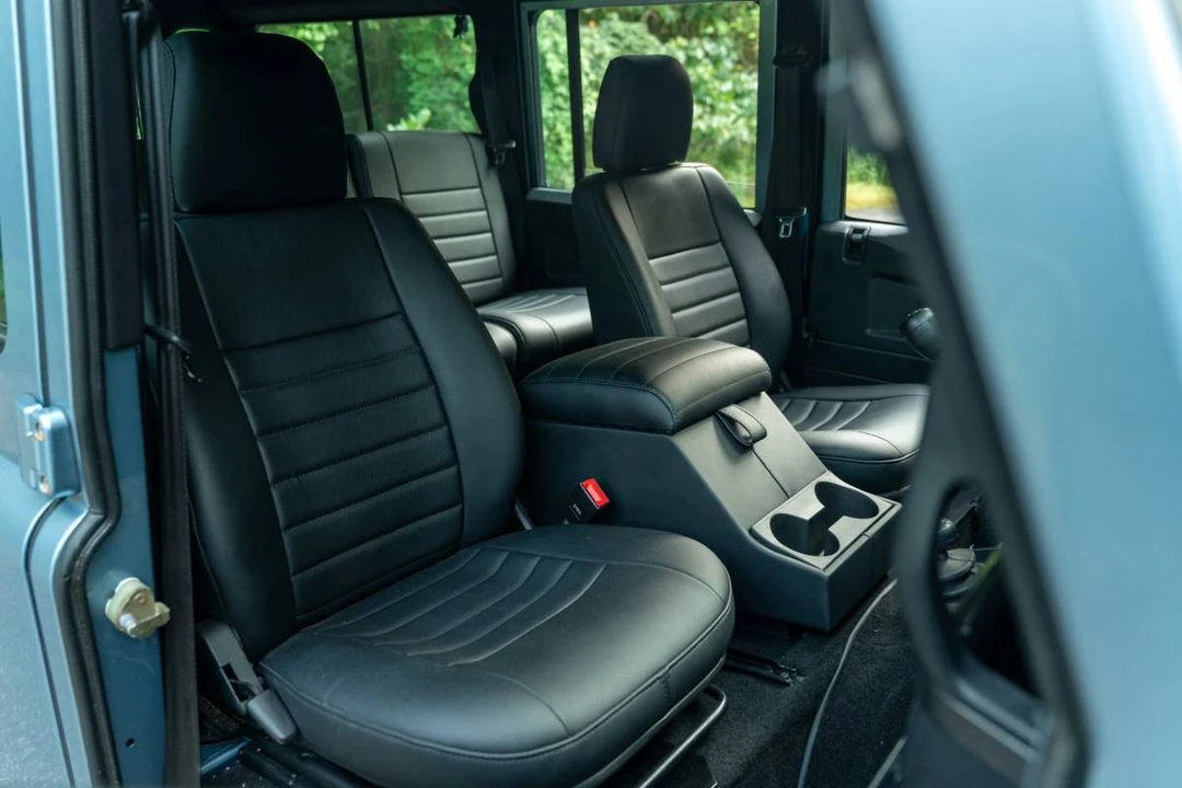 1996 Land Rover Defender 110 - Image 15 of 22