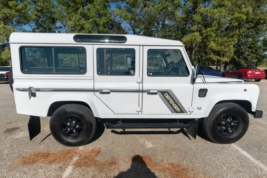 1996 Land Rover Defender 110 - Image 3 of 7