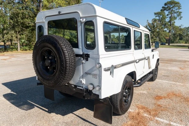 1996 Land Rover Defender 110 - Image 2 of 7
