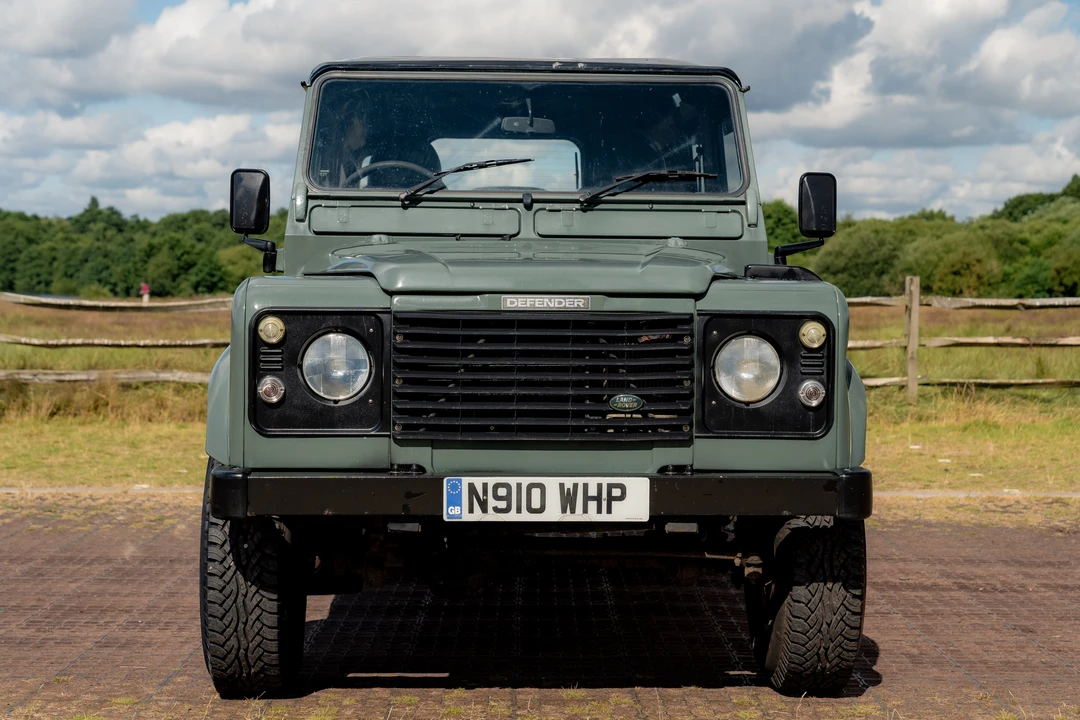 1996 Land Rover Defender 110 - Image 10 of 31