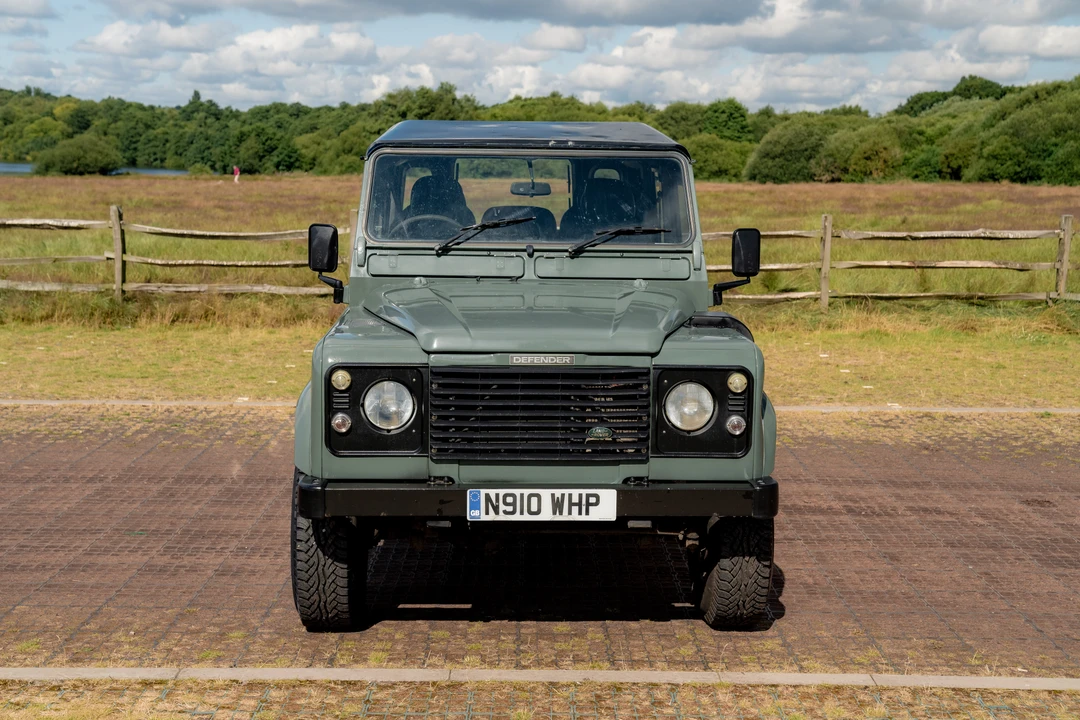 1996 Land Rover Defender 110 - Image 2 of 31