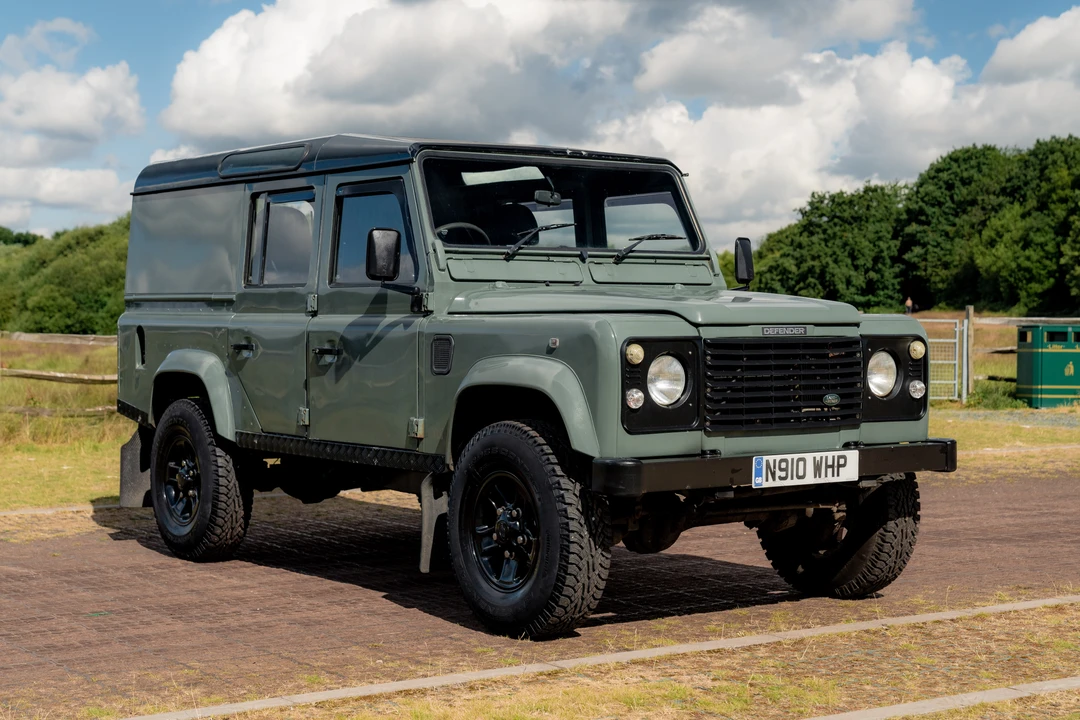 1996 Land Rover Defender 110 - Image 3 of 31