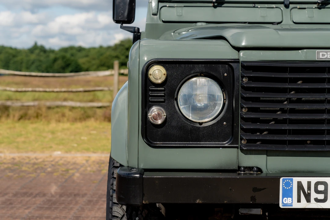 1996 Land Rover Defender 110 - Image 13 of 31