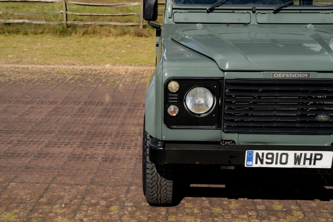 1996 Land Rover Defender 110 - Image 14 of 31