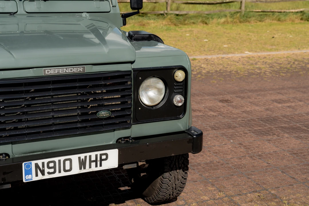 1996 Land Rover Defender 110 - Image 15 of 31