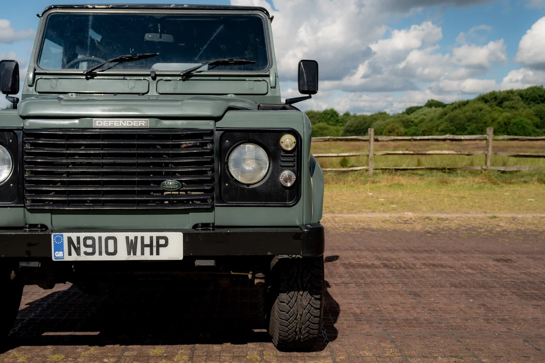1996 Land Rover Defender 110 - Image 16 of 31