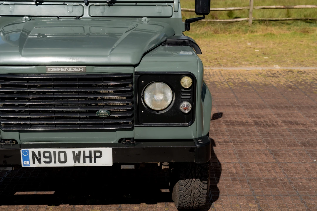 1996 Land Rover Defender 110 - Image 18 of 31