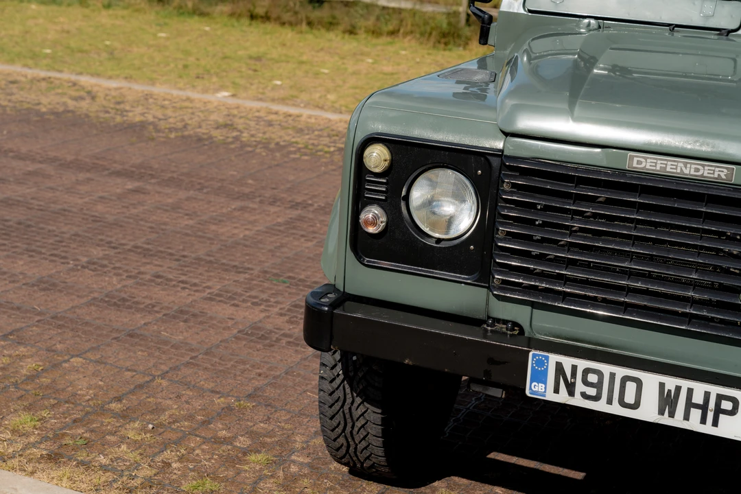 1996 Land Rover Defender 110 - Image 19 of 31
