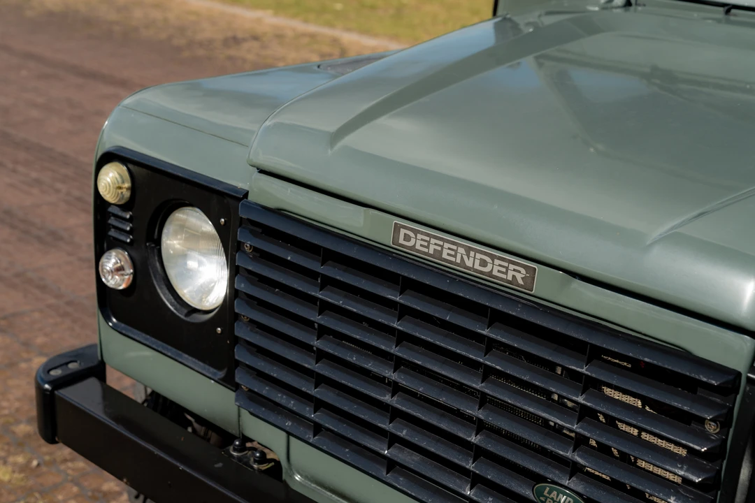 1996 Land Rover Defender 110 - Image 20 of 31