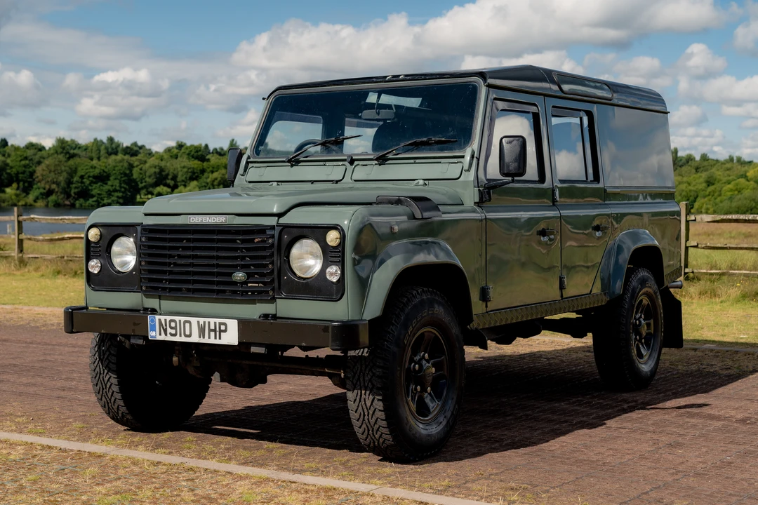 1996 Land Rover Defender 110 - Image 9 of 31