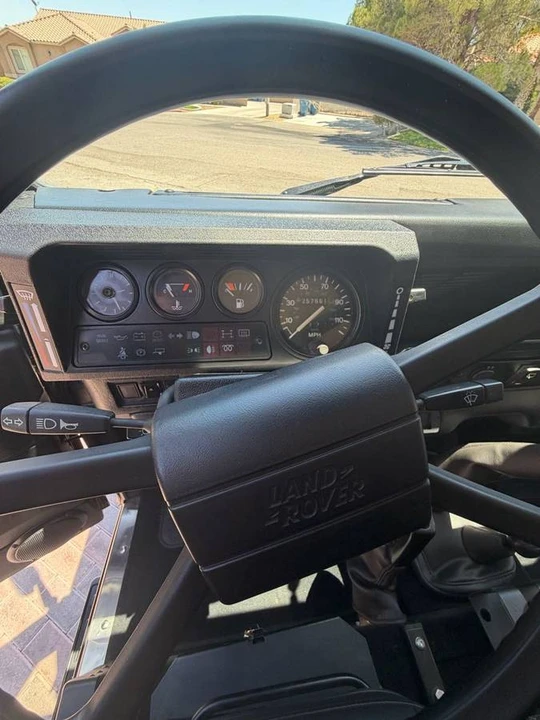 1996 Land Rover Defender 110 - Image 12 of 19