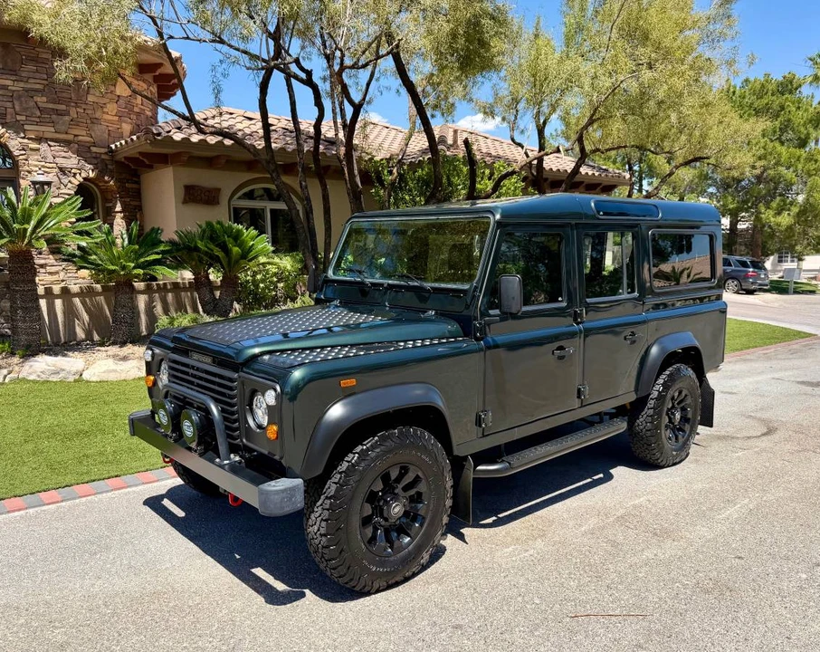1996 Land Rover Defender 110 - Image 8 of 18