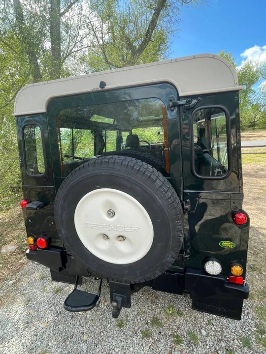 1996 Land Rover Defender 110 - Image 5 of 15
