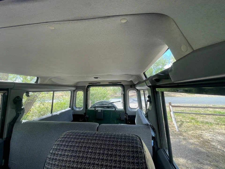 1996 Land Rover Defender 110 - Image 9 of 15