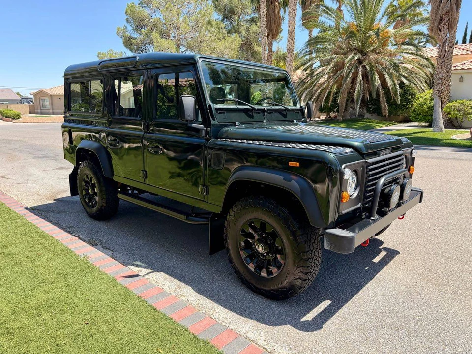 1996 Land Rover Defender 110 - Image 3 of 19