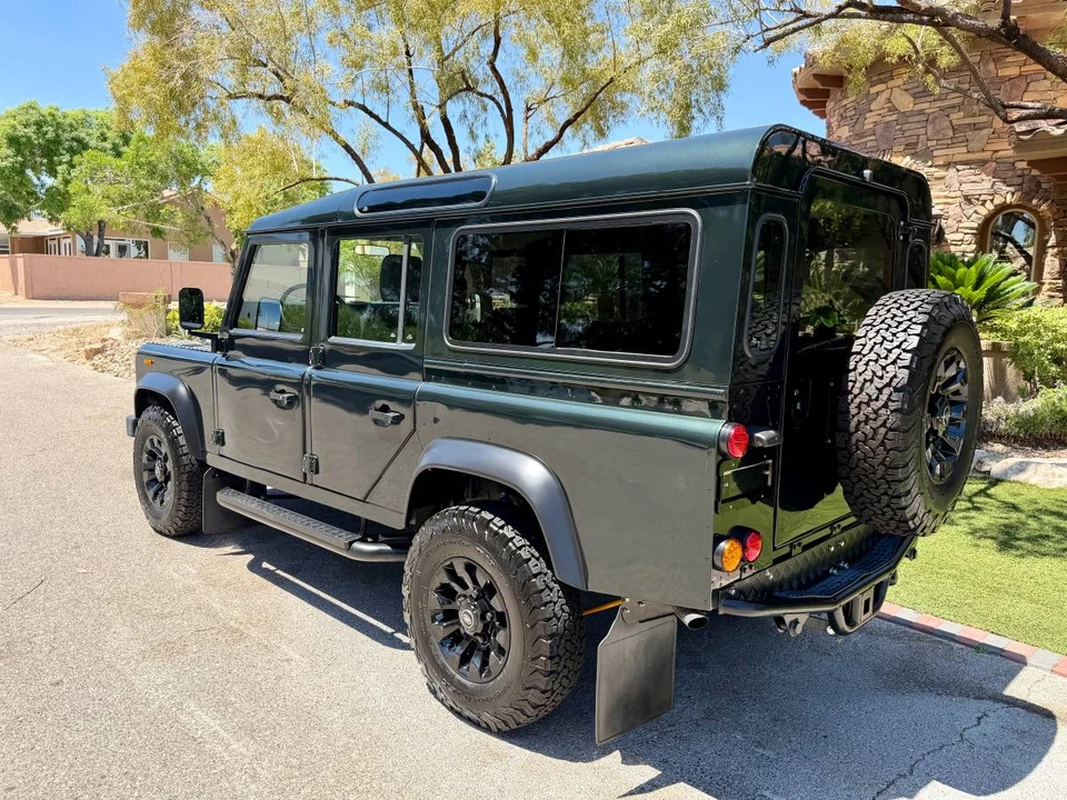 1996 Land Rover Defender 110 - Image 2 of 18