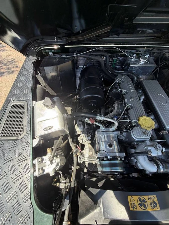 1996 Land Rover Defender 110 - Image 10 of 19