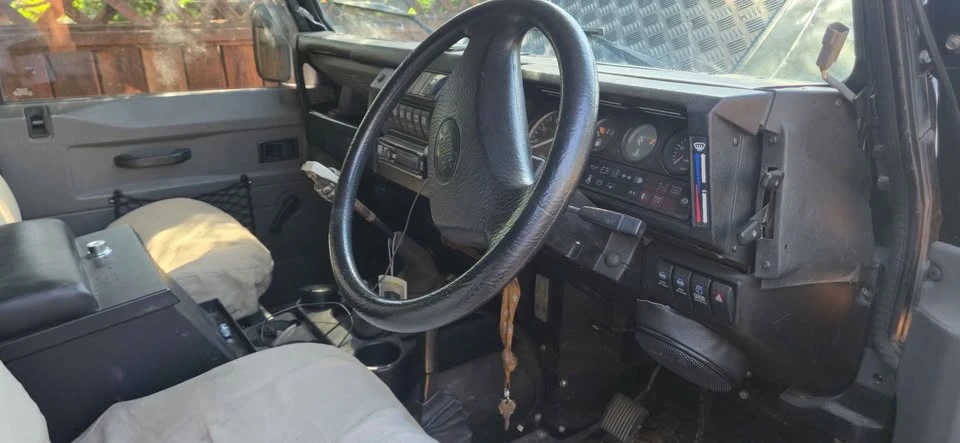 1996 Land Rover Defender 110 - Image 8 of 11