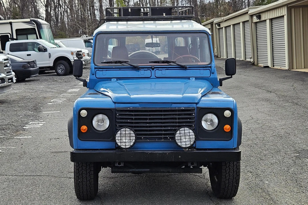 1996 Land Rover Defender 110 - Image 2 of 31