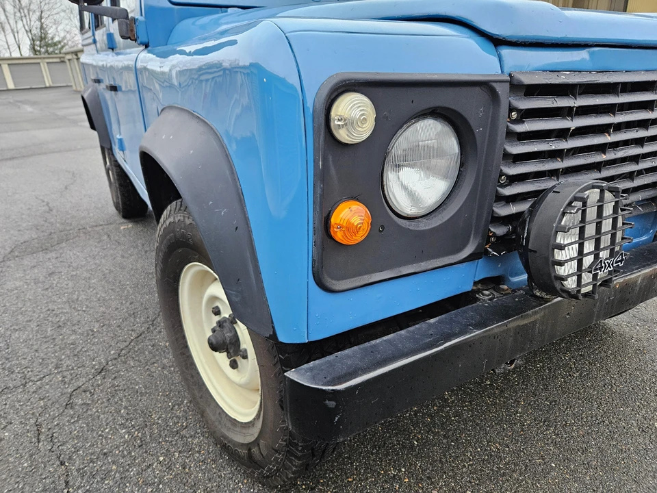 1996 Land Rover Defender 110 - Image 25 of 31