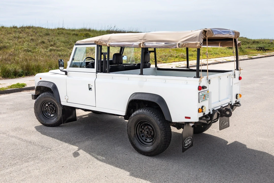 1996 Land Rover Defender 110 - Image 6 of 31