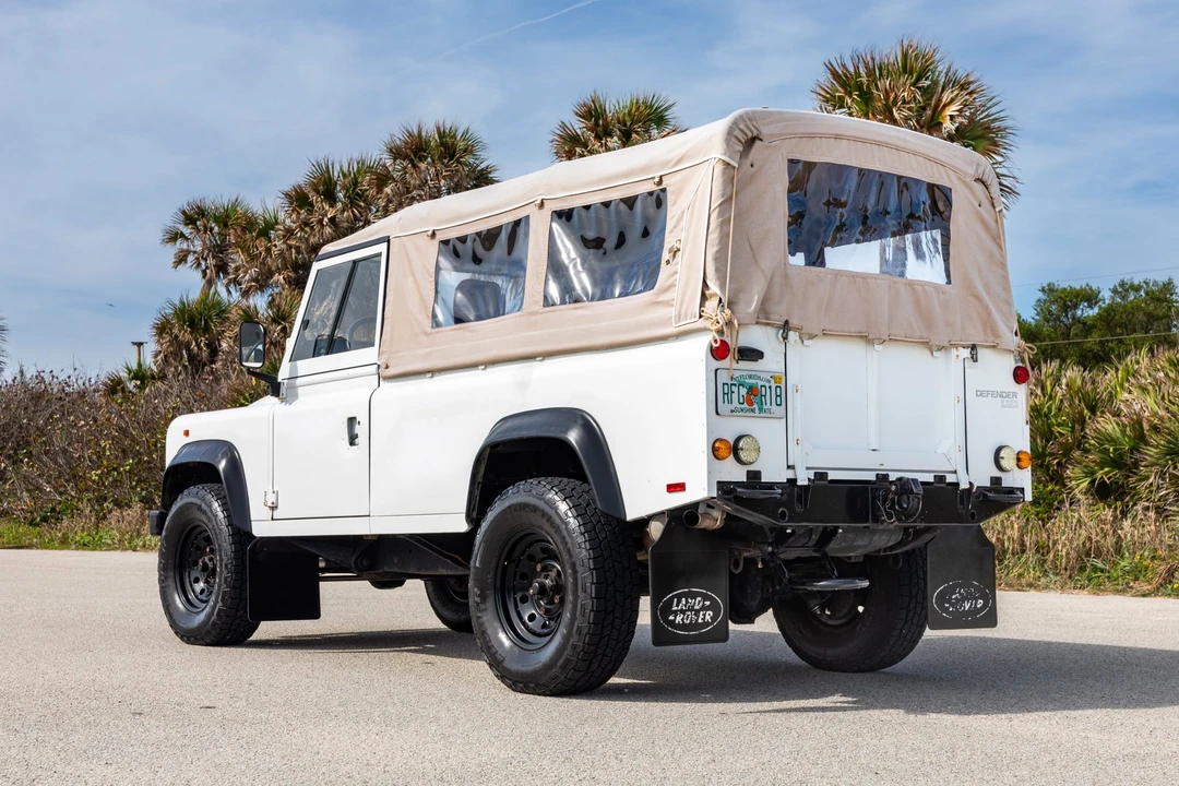 1996 Land Rover Defender 110 - Image 14 of 31