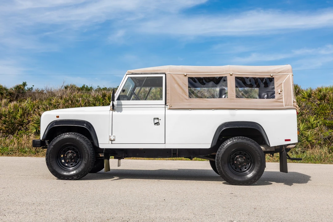 1996 Land Rover Defender 110 - Image 13 of 31