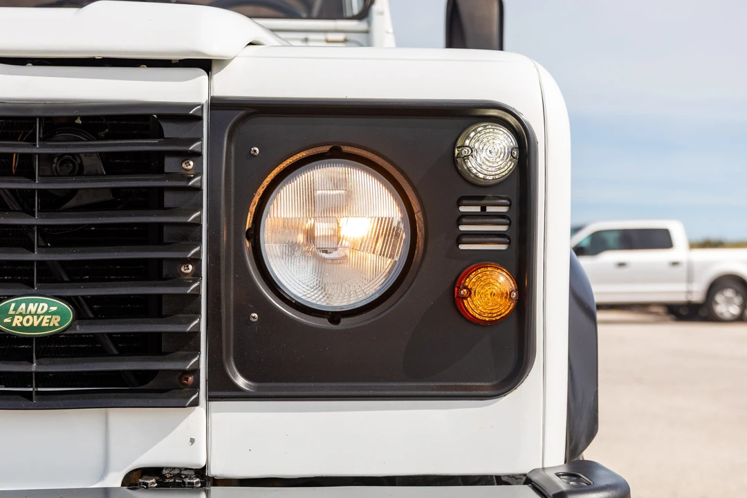 1996 Land Rover Defender 110 - Image 30 of 31