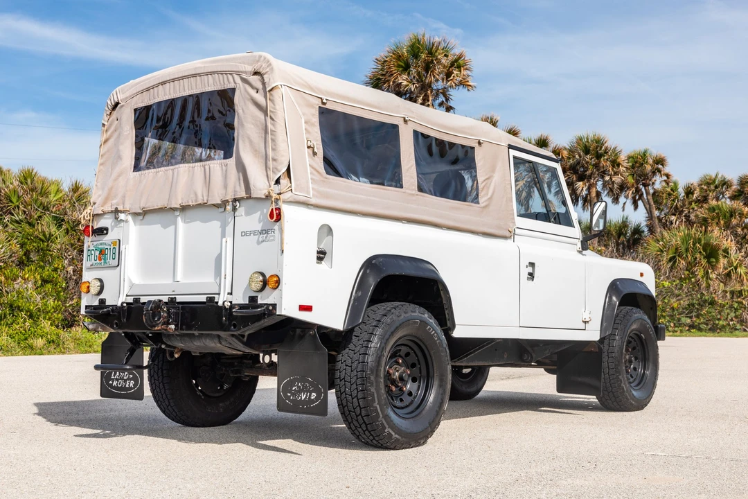 1996 Land Rover Defender 110 - Image 16 of 31