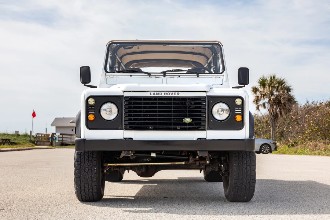 1996 Land Rover Defender 110 - Image 3 of 31