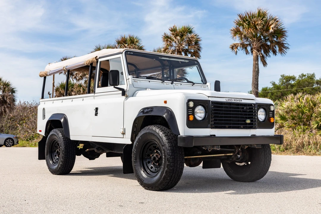 1996 Land Rover Defender 110 - Image 2 of 31