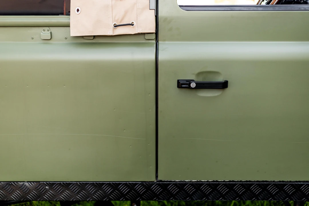 1996 Land Rover Defender 110 - Image 31 of 31