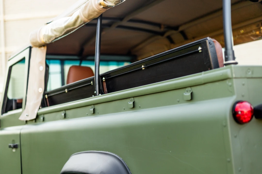 1996 Land Rover Defender 110 - Image 24 of 31